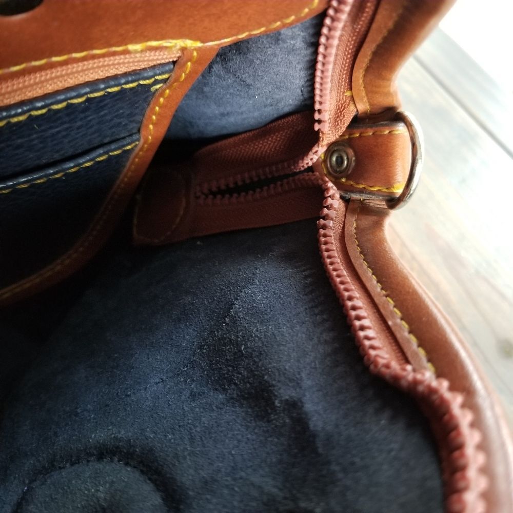 Dooney & Bourke 1980's Vintage Leather Bag - Picture 5 of 15